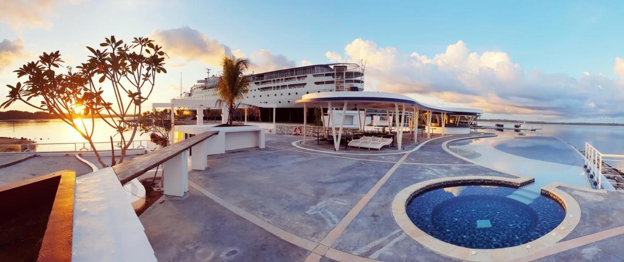 Doulos Phos The Ship Hotel لاغويْ المظهر الخارجي الصورة