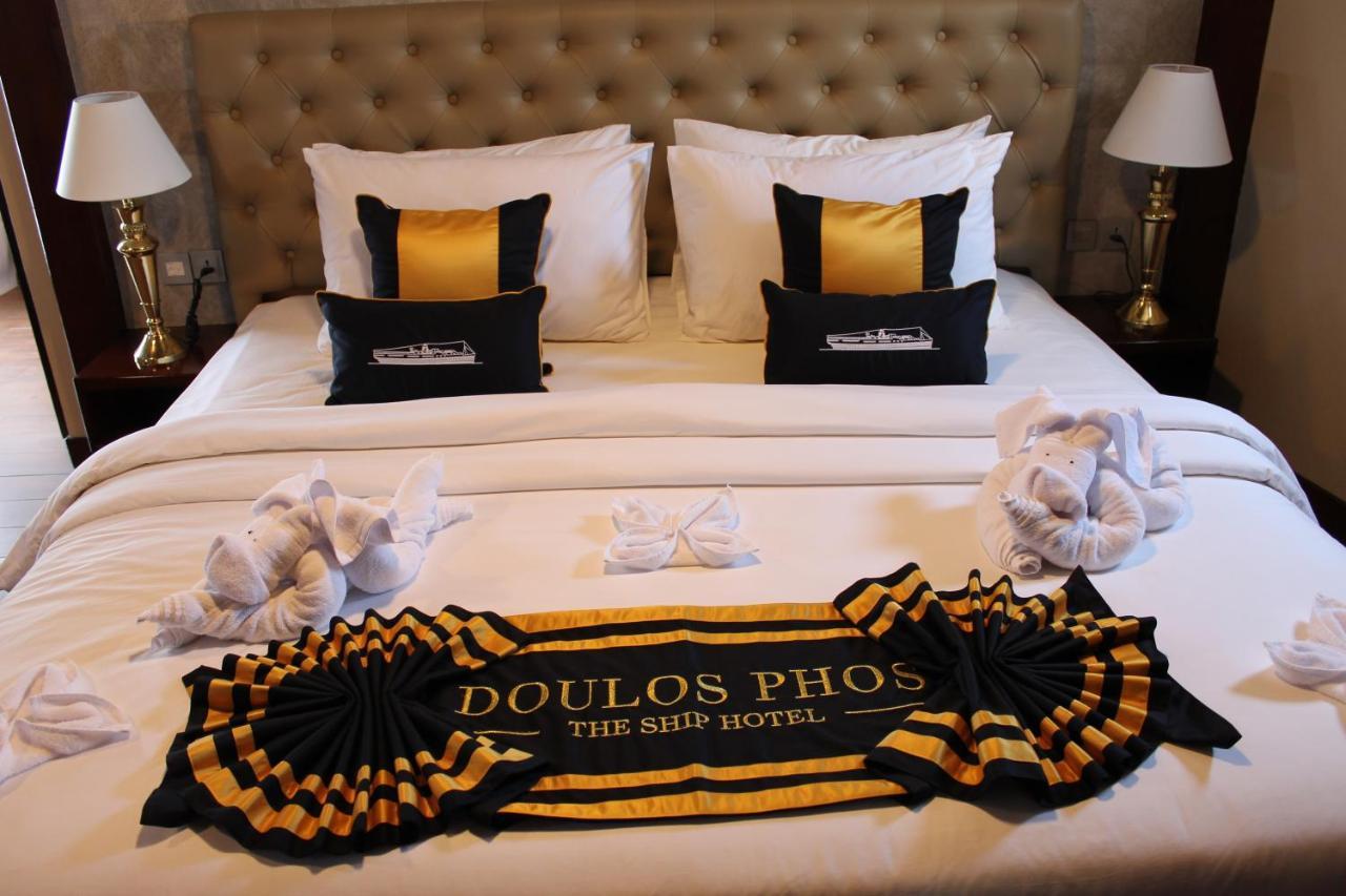 Doulos Phos The Ship Hotel لاغويْ المظهر الخارجي الصورة