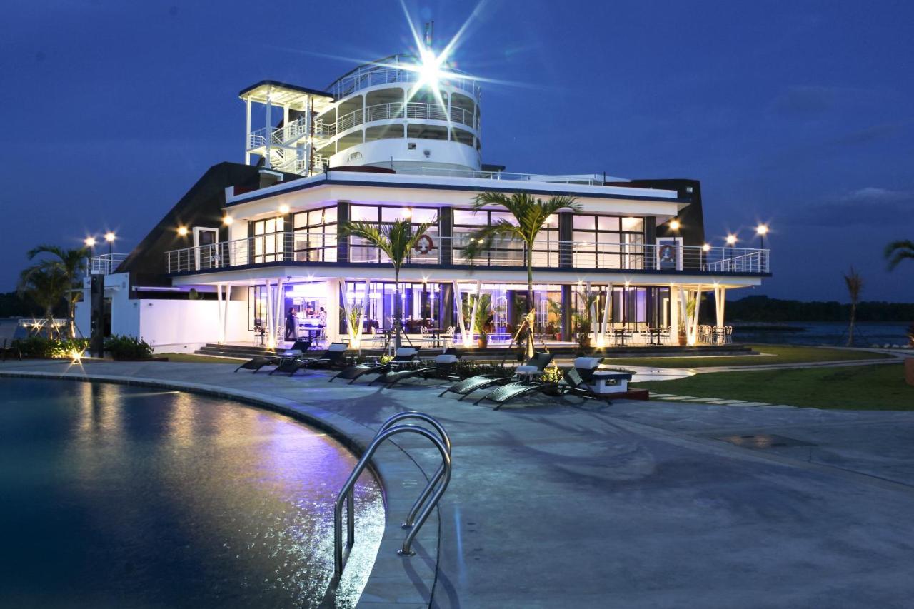 Doulos Phos The Ship Hotel لاغويْ المظهر الخارجي الصورة